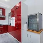 Apartment Massa 200 M To The *