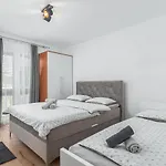 Apartment Massa 200 M To The *