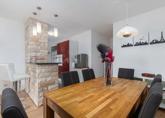 Appartement Massa 200 M To The