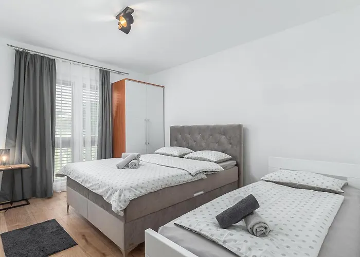 Appartement Massa 200 M To The *