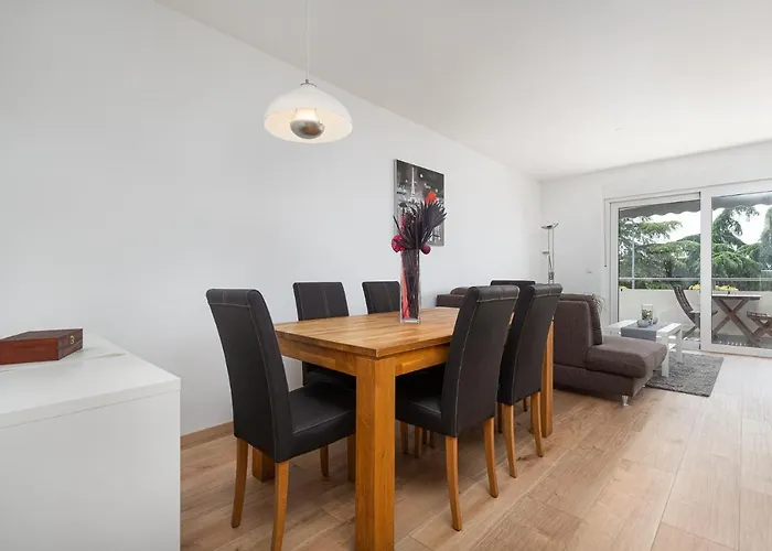 Massa 200 M To The Пореч