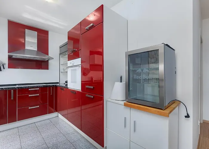 Apartman Massa 200 M To The *